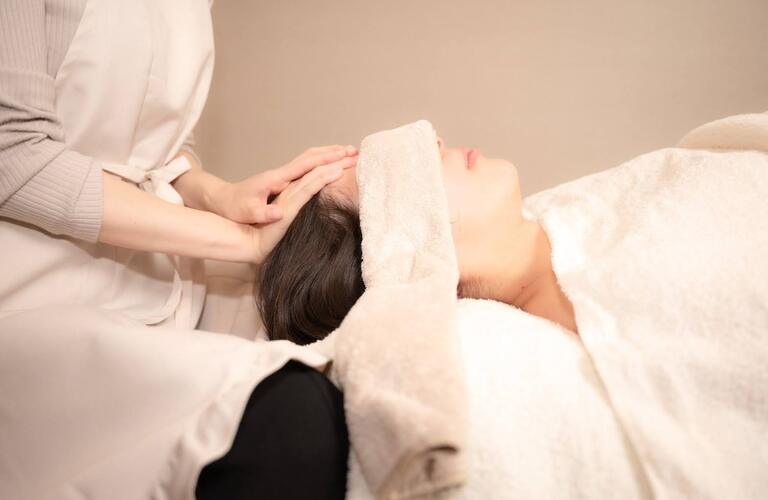 慢性的な頭痛をヘッドスパ・ヘッドマッサージでケア｜伊勢崎 | dry head spa somme(ソム)